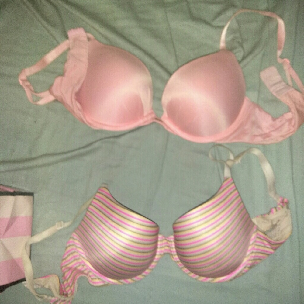 SOLD ON MARKETPLACE 32c VictoriaSecret pushup bras